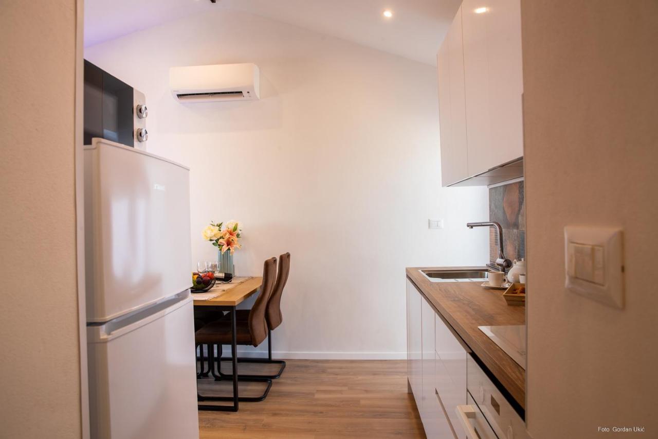 Blue Sky Apartment โรวีน ภายนอก รูปภาพ