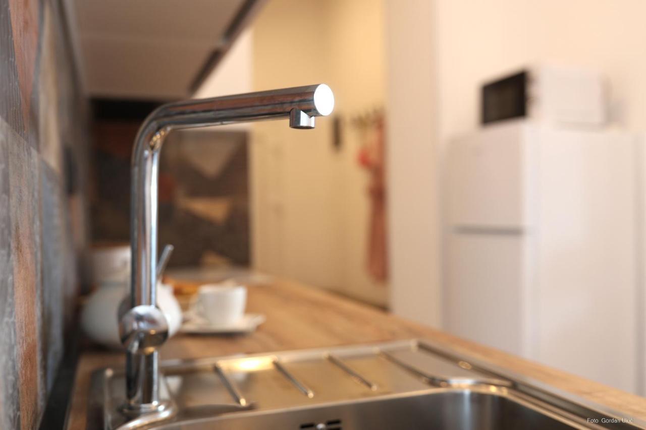 Blue Sky Apartment โรวีน ภายนอก รูปภาพ