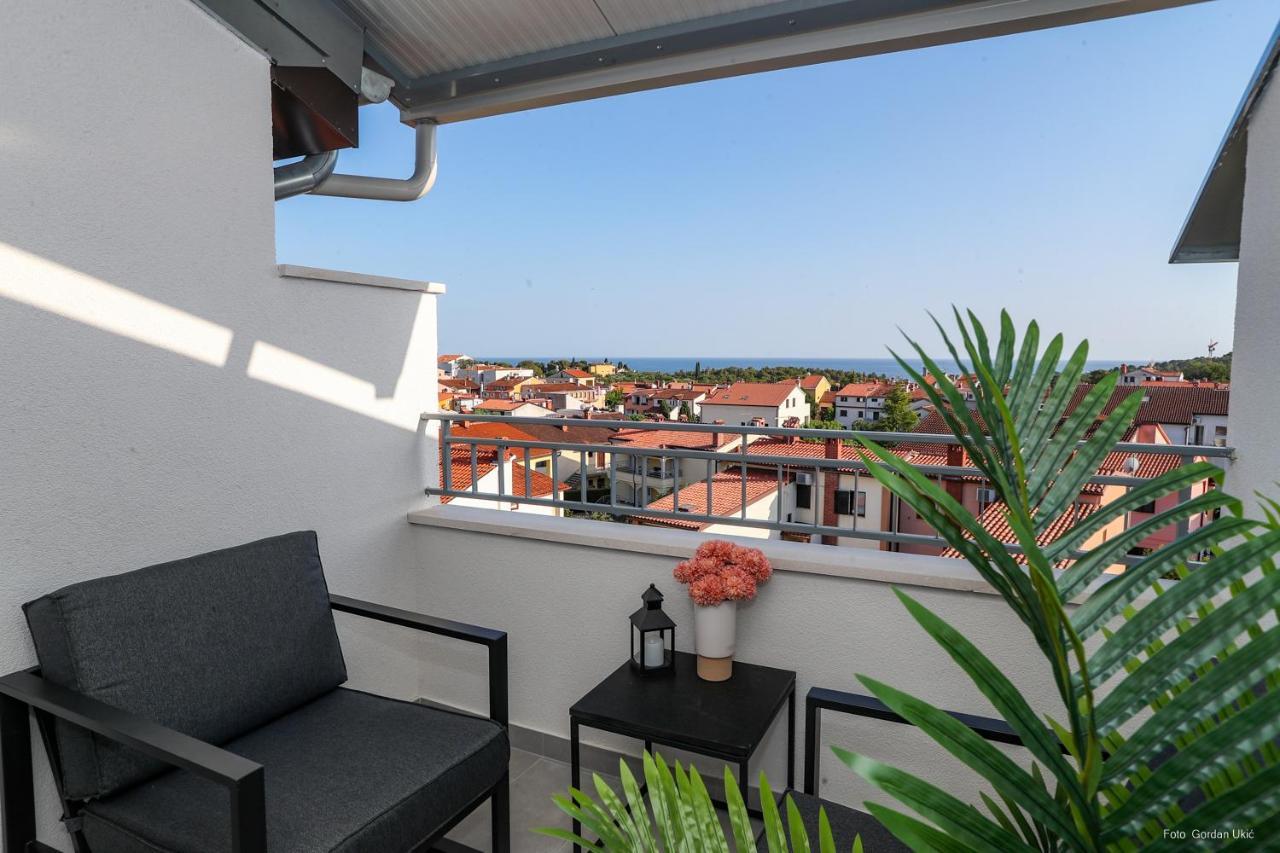 Blue Sky Apartment โรวีน ภายนอก รูปภาพ