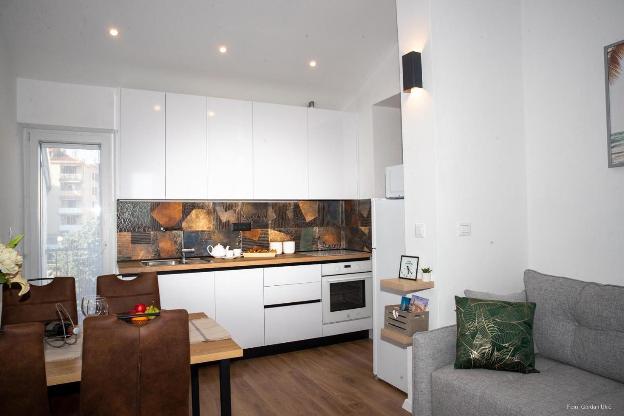 Blue Sky Apartment โรวีน ภายนอก รูปภาพ