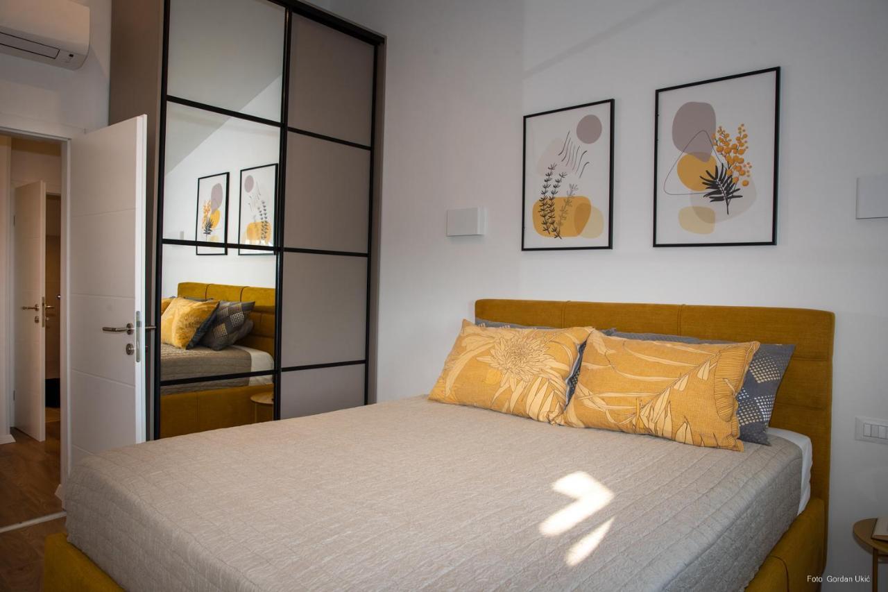 Blue Sky Apartment โรวีน ภายนอก รูปภาพ
