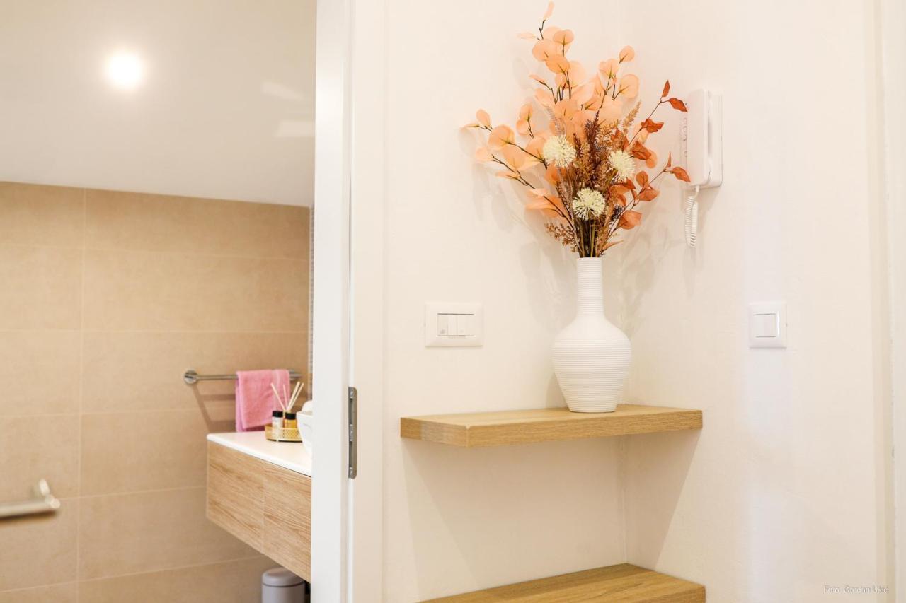 Blue Sky Apartment โรวีน ภายนอก รูปภาพ