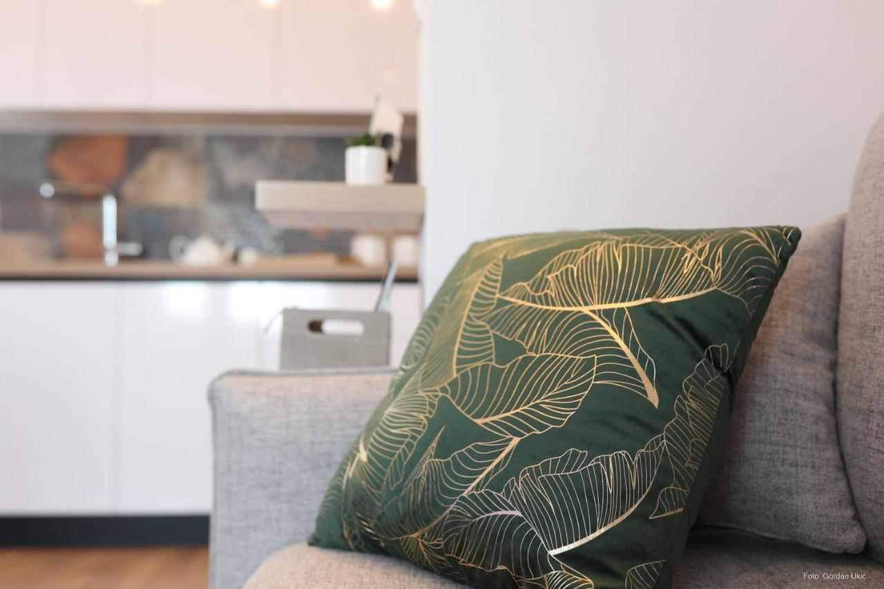 Blue Sky Apartment โรวีน ภายนอก รูปภาพ
